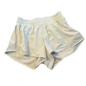 Lululemon Hotty Hot Low-Rise Lined Short 2.5" light mint size 4